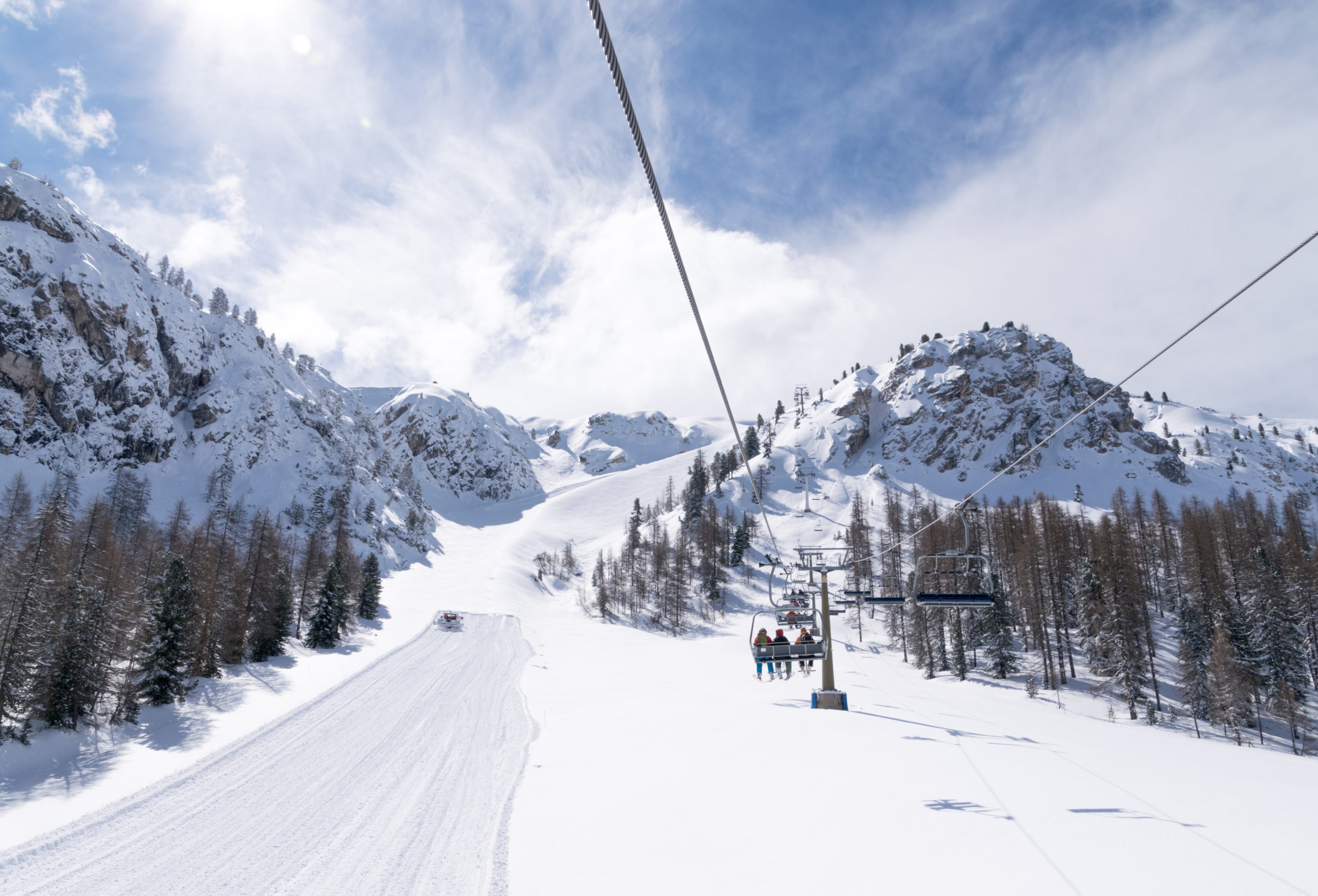 Ski slopes and snow holidays in Cortina d'Ampezzo in the Italian Dolomites